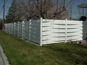 American Fence Company Omaha, Nebraska, Vinyl Fencing, Basket Weave 752
